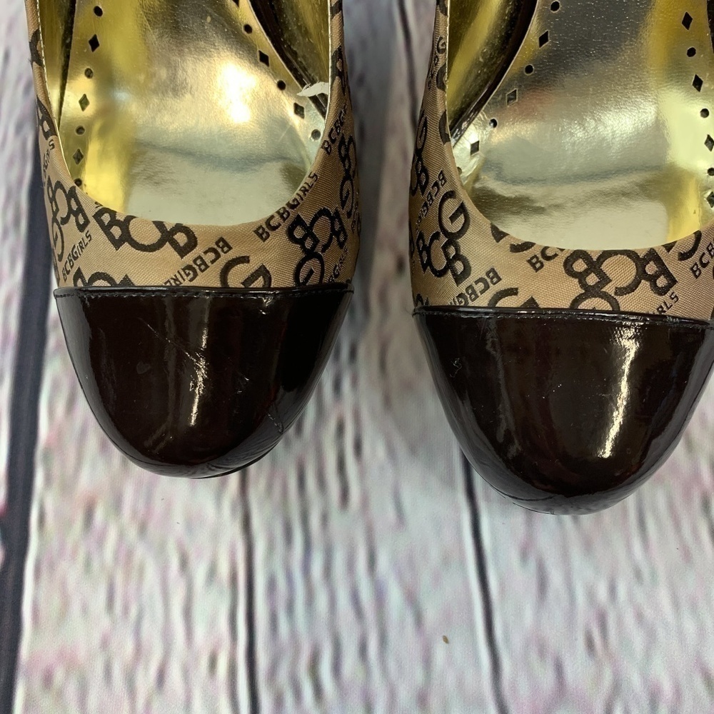 🎉BCBGirls Pumps w/ Brown Patent Leathern Details - Picture 5 of 9